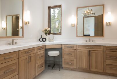 Bridgewood, Bespoke White Oak, Natural with Light Wash, Mission