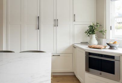 Perimeter: Bridgewood, MDF, White, Austin Island: Bridgewood, MDF, Custom Paint, Austin